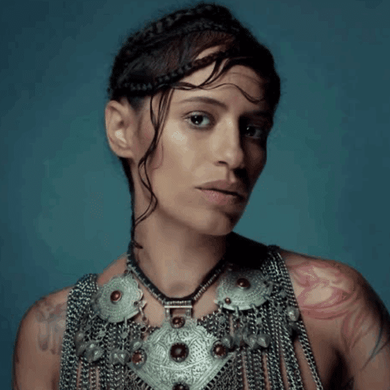 Press shot of Joyce Muniz.